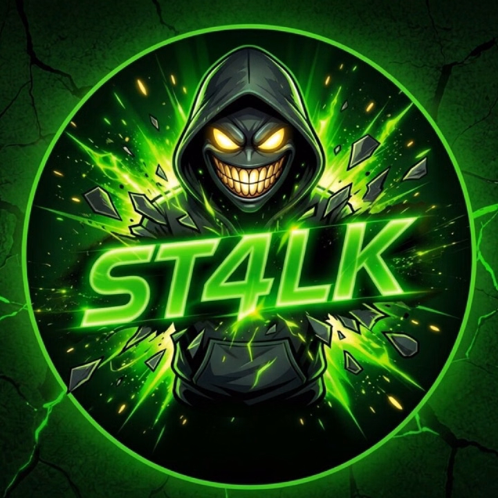 Insignia verde de St4lk con la figura encapuchada de sonrisa dorada